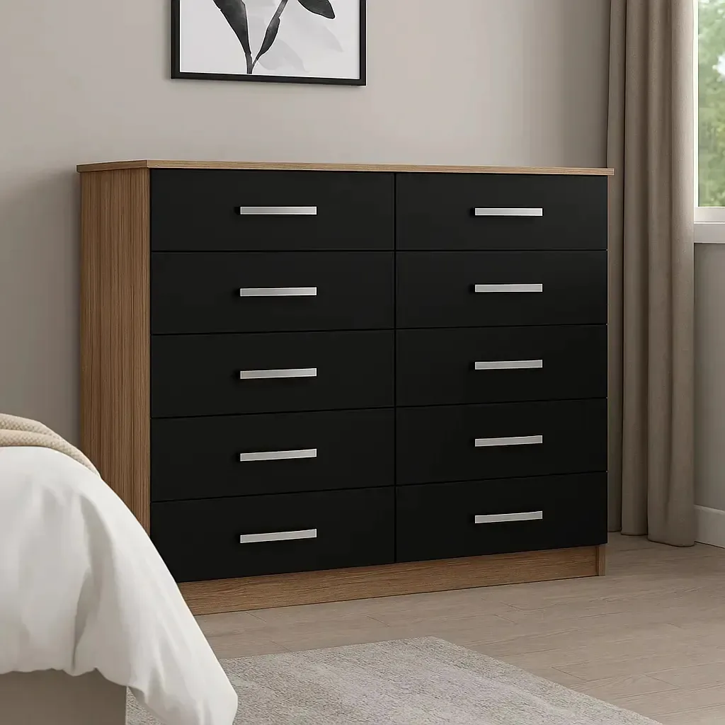 Cômoda grande e confortável — cor do guarda-roupa do quarto: preto/demolição