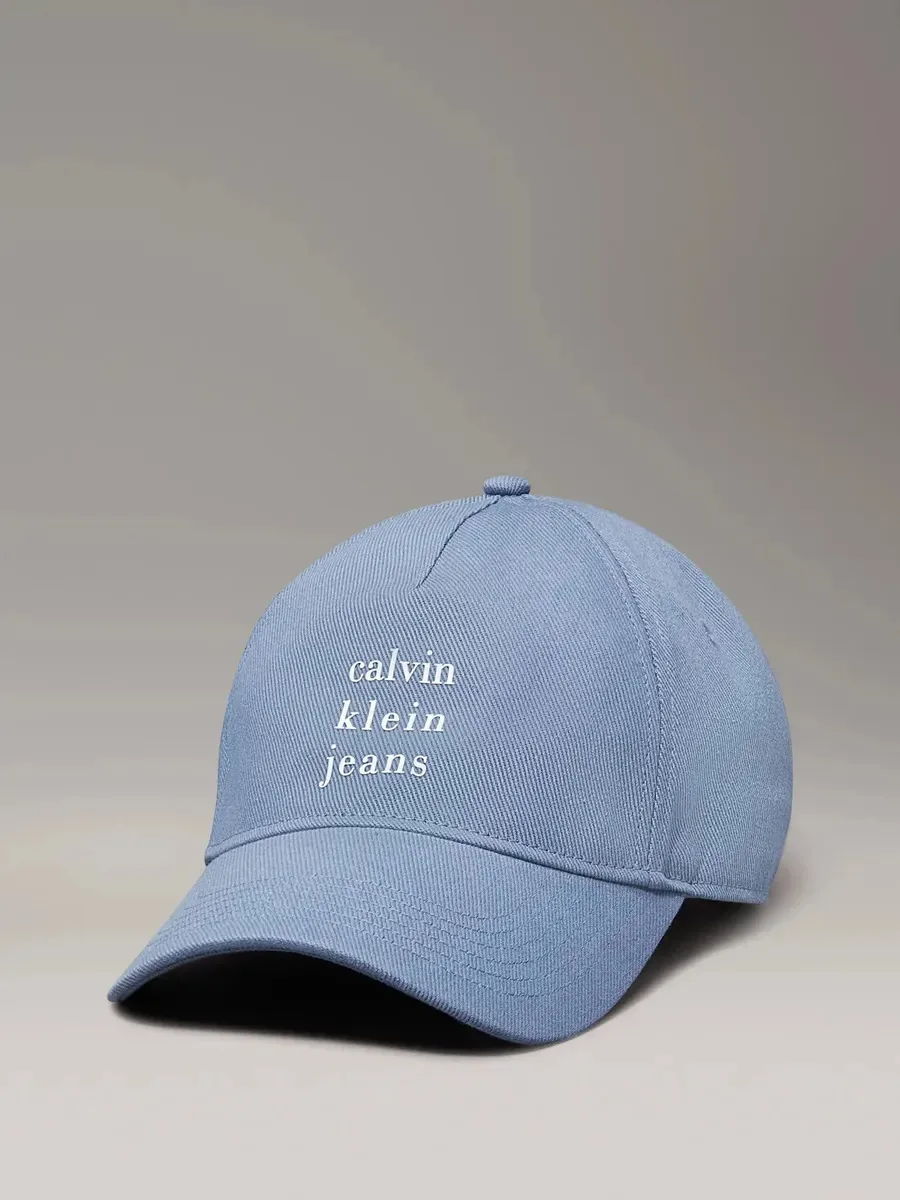 Boné de beisebol com estampa gráfica com logotipo azul único da Calvin Klein
