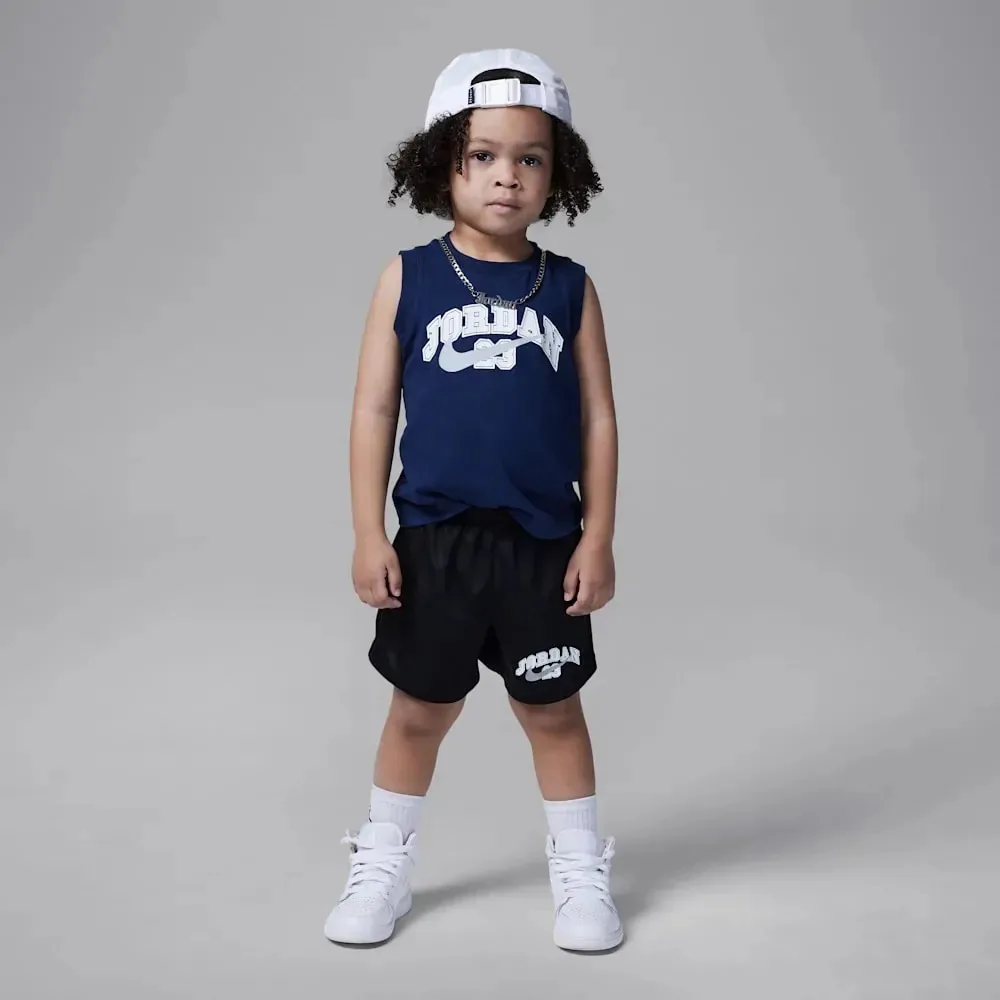 Conjunto de camisetas e shorts Jordan para bebês (2 a 4 anos), cor preto/hematita metálica, tamanho 4 anos
