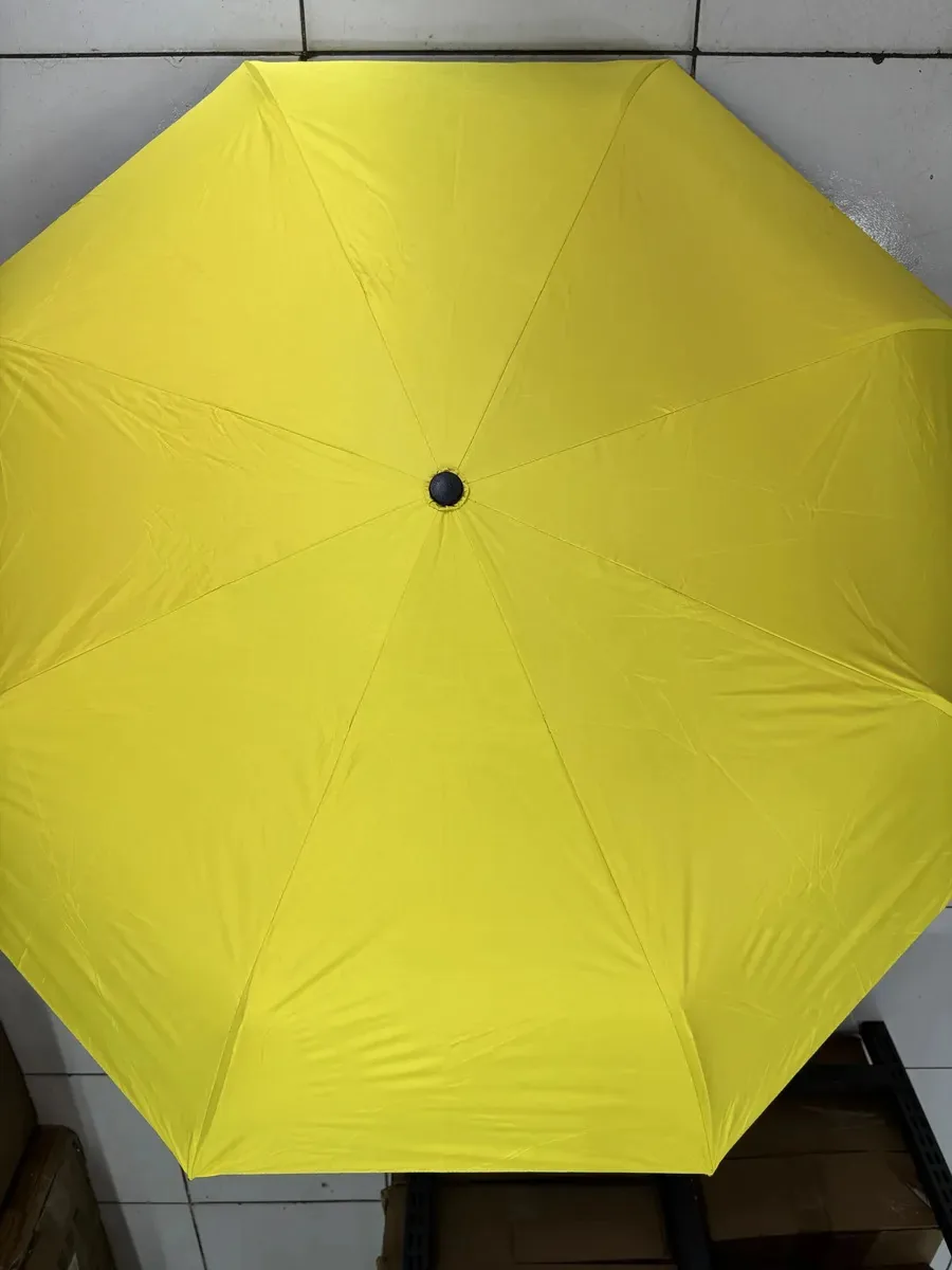 Guarda-chuva dobrável manual de 96 cm para chuva ou sol amarelo