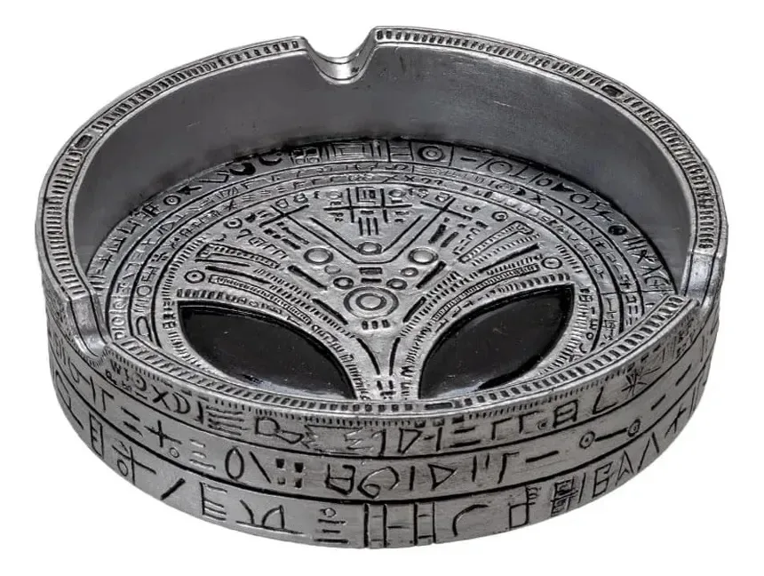 Cinzeiro Alien cinza Pacific Giftware com símbolos de extração. Resina