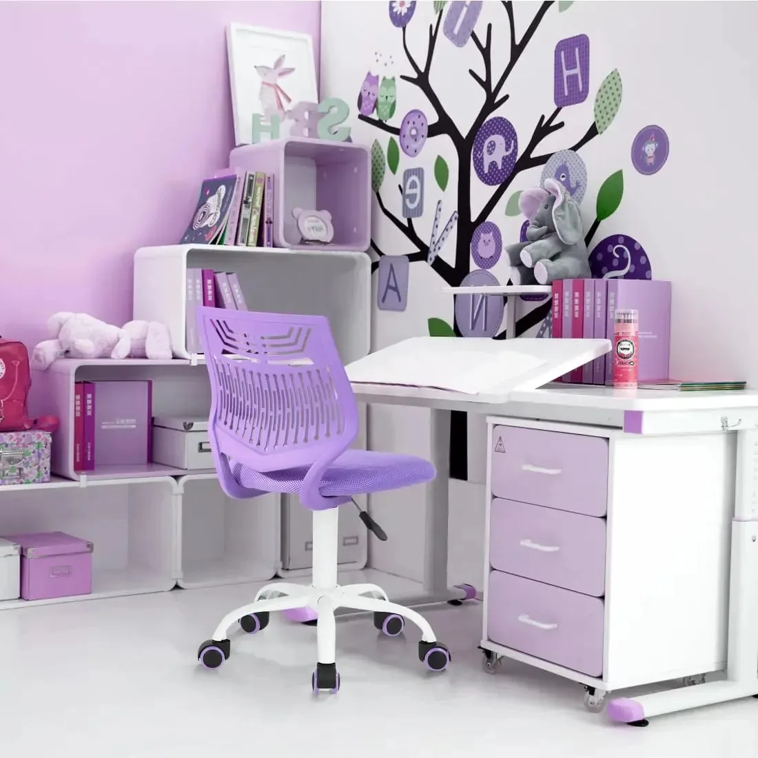 Cadeira de mesa Furniturer Studio, sem apoios de braços. Borracha preta