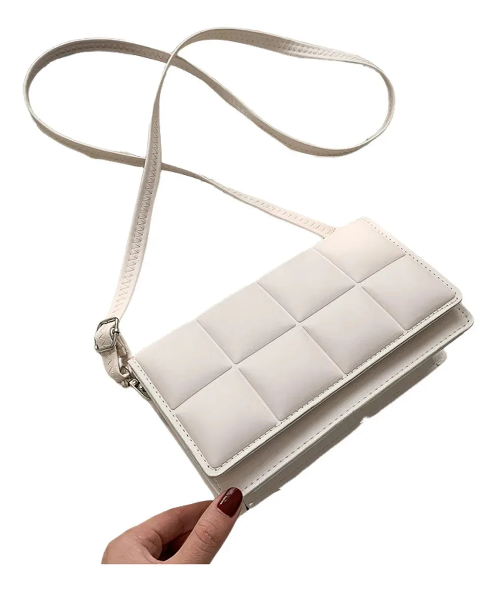 Bolsas de ombro e ombro para mulheres com acabamento de hardware, conforme mostrado, alça de ombro em cor branca, conforme mostrado, design de tecido liso