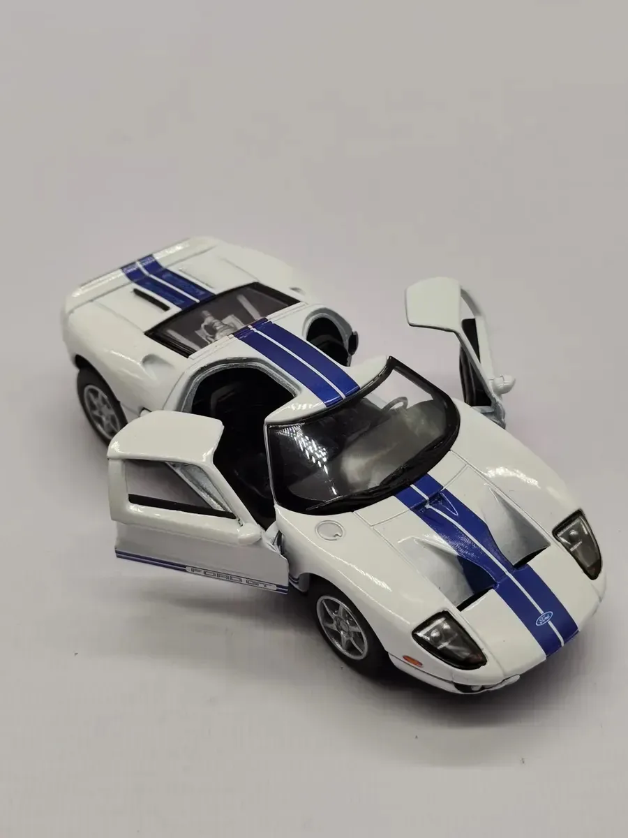 Caixa inteligente Ford Gt 2006 S/Kinsmart, escala 1/36, Hobbies/norber, branca