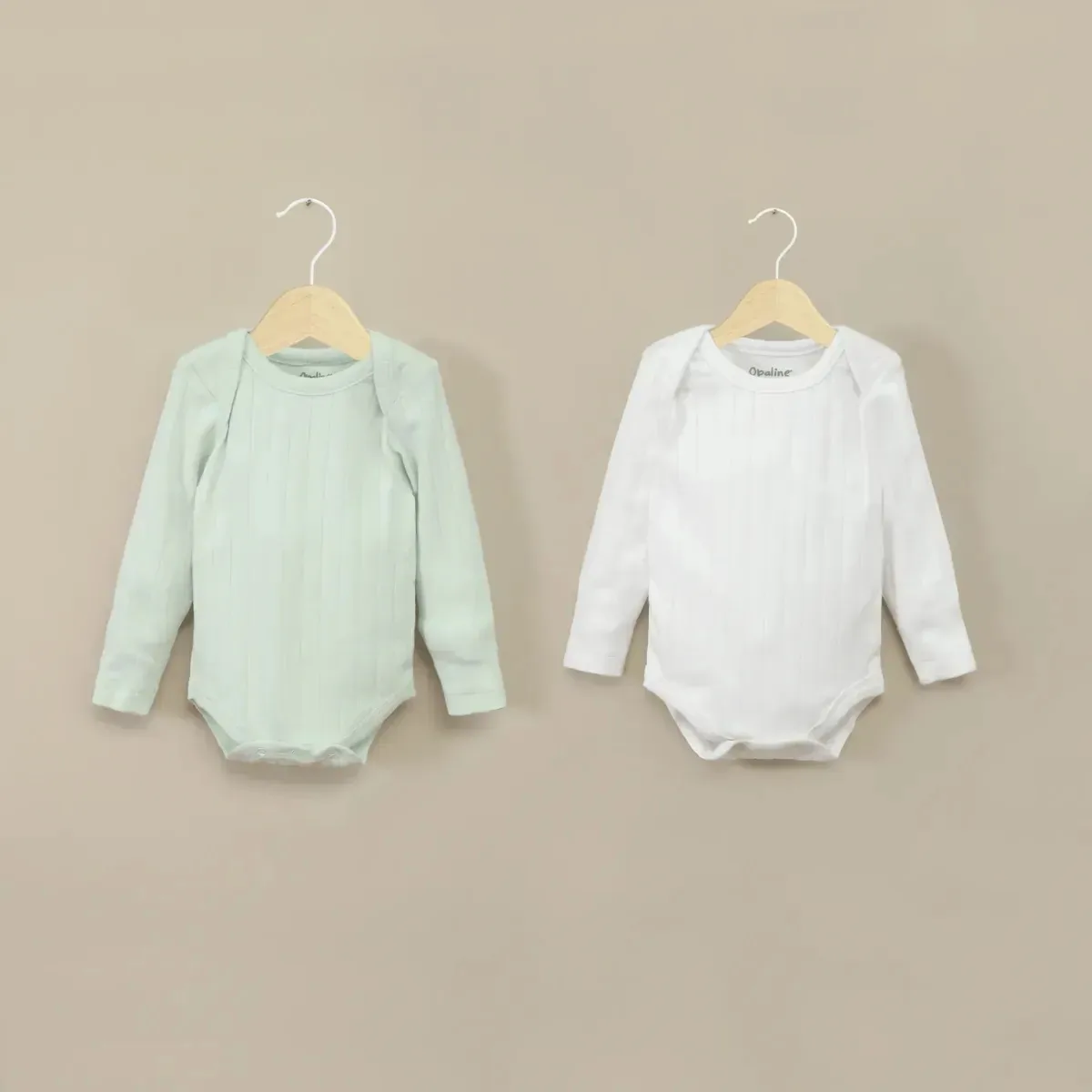 Opaline Ajuar Unisex Verde RN Liso
