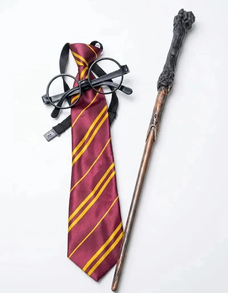 Kit Bruxo Hp Cosplay Varinha, Óculos Sem Lente E Gravata Vermelho