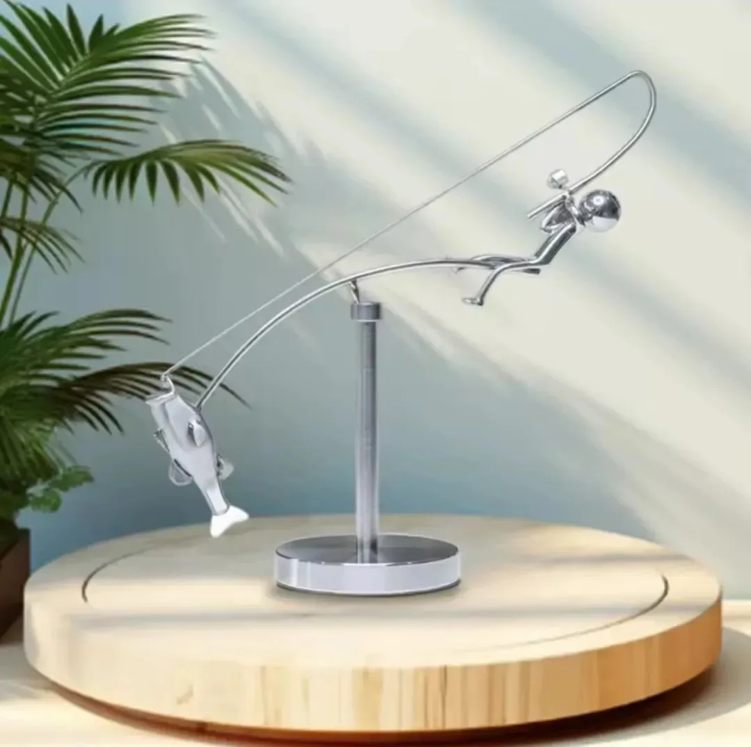 Escultura Decorativa Pêndulo Equilíbrio Do Pescador 20cm Prateado