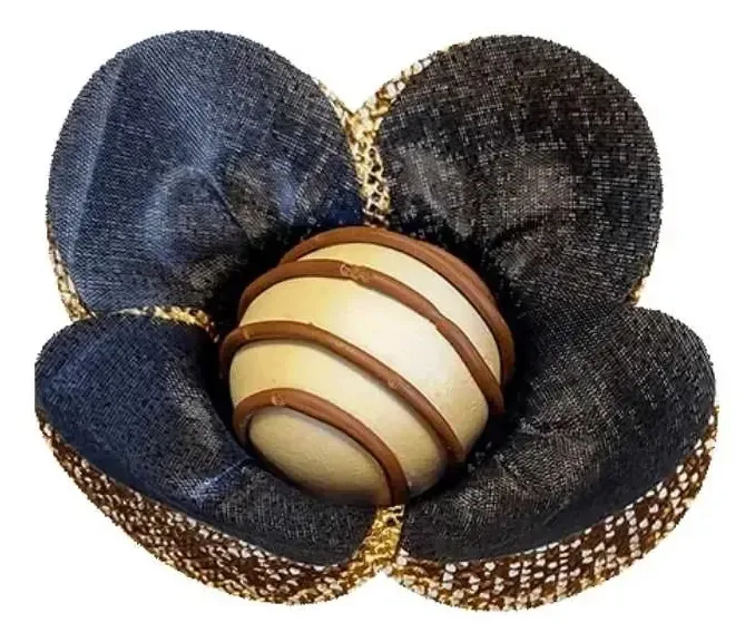 100 Forminhas Doces Modelo Tulipa Casamento Aniversário Cor Preto C/ Dourado