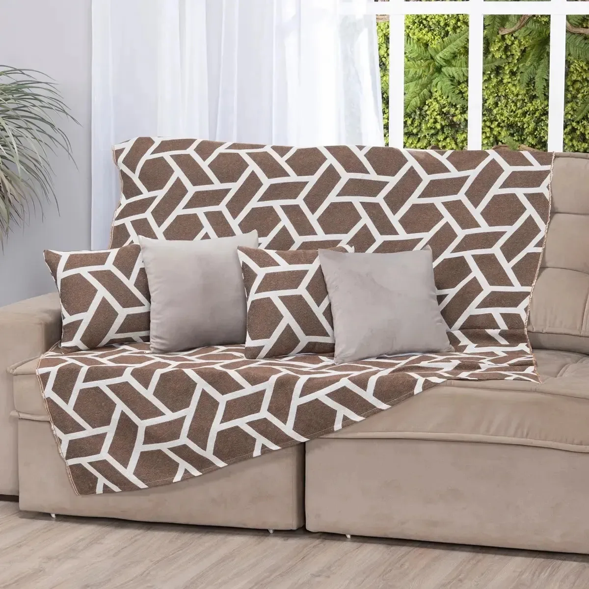 Manta Decorativa para Sofá Jacquard Geométrico Tabaco e Avelã, Kit com 4 Capas de Almofada