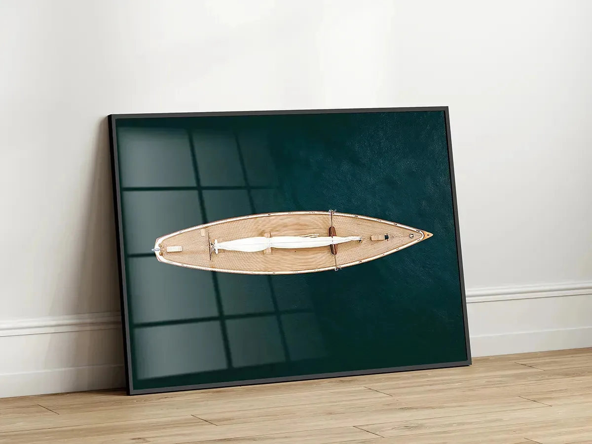 Quadro Decorativo Veleiro Minimalista com Acrílico e Moldura Preta 90x60 cm