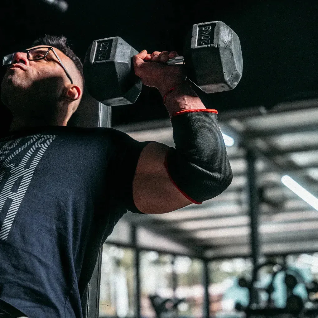 Cotoveleiras de alta compressão reforçadas de dupla camada Balboafit Gym Black S