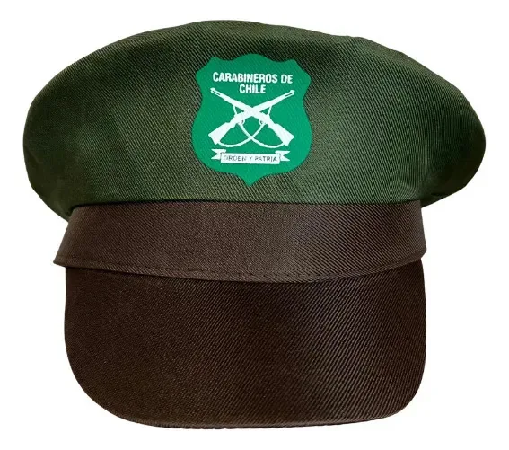 Chapéu de mosquetão com traje de cosplay verde