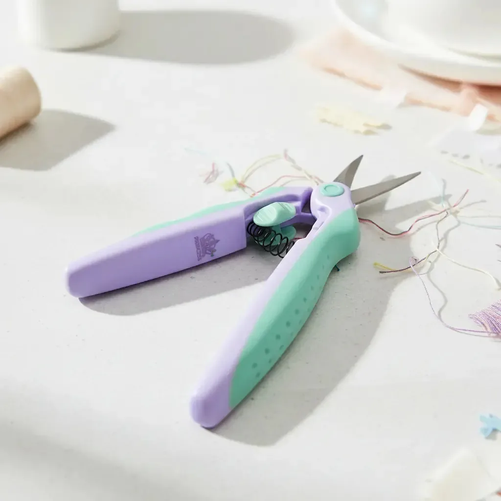 Tesoura De Precisão Princess Lilás 16,5cm Ut.1223