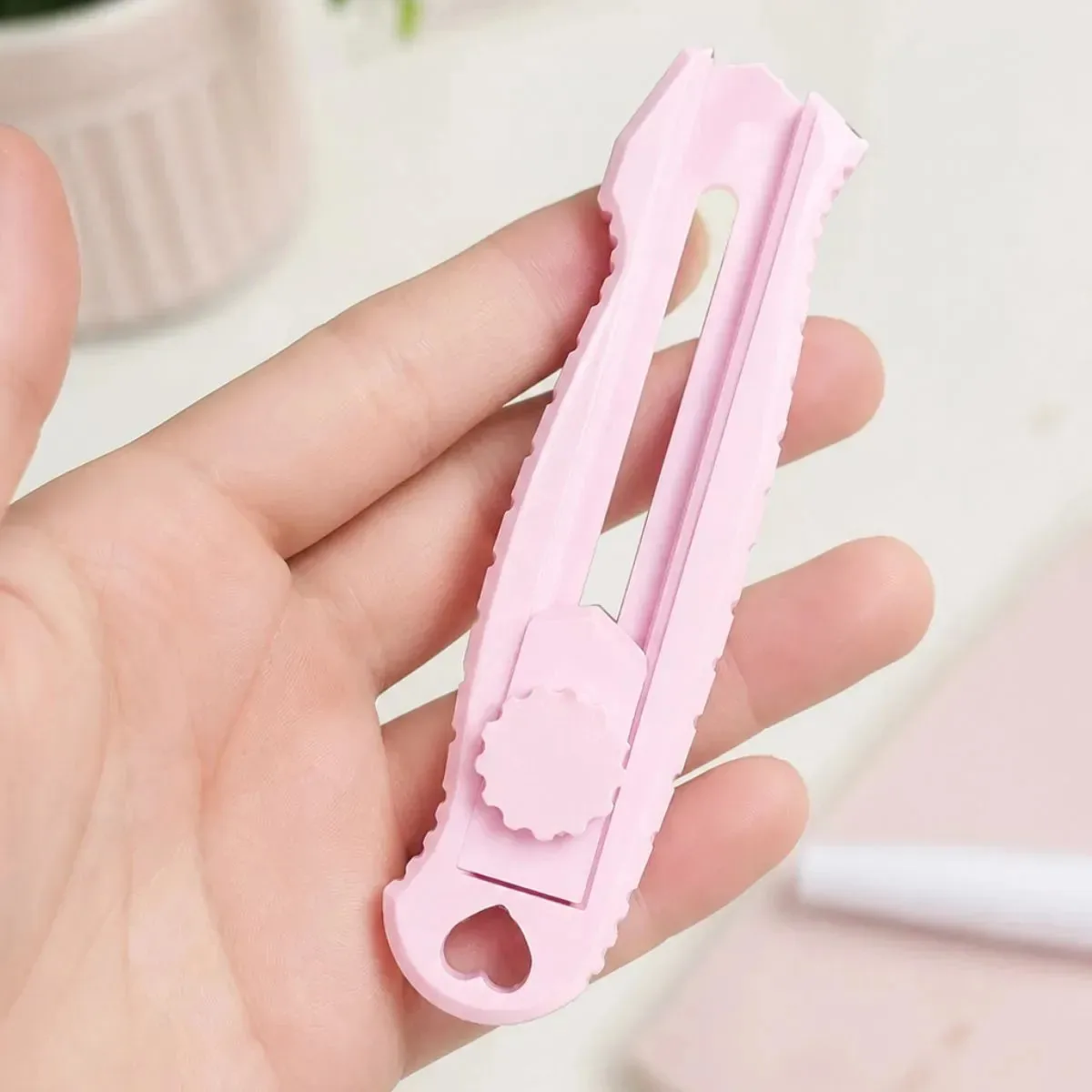 Estilete Artesanal 18mm Rosa Bebê Para Papelaria E Scrap