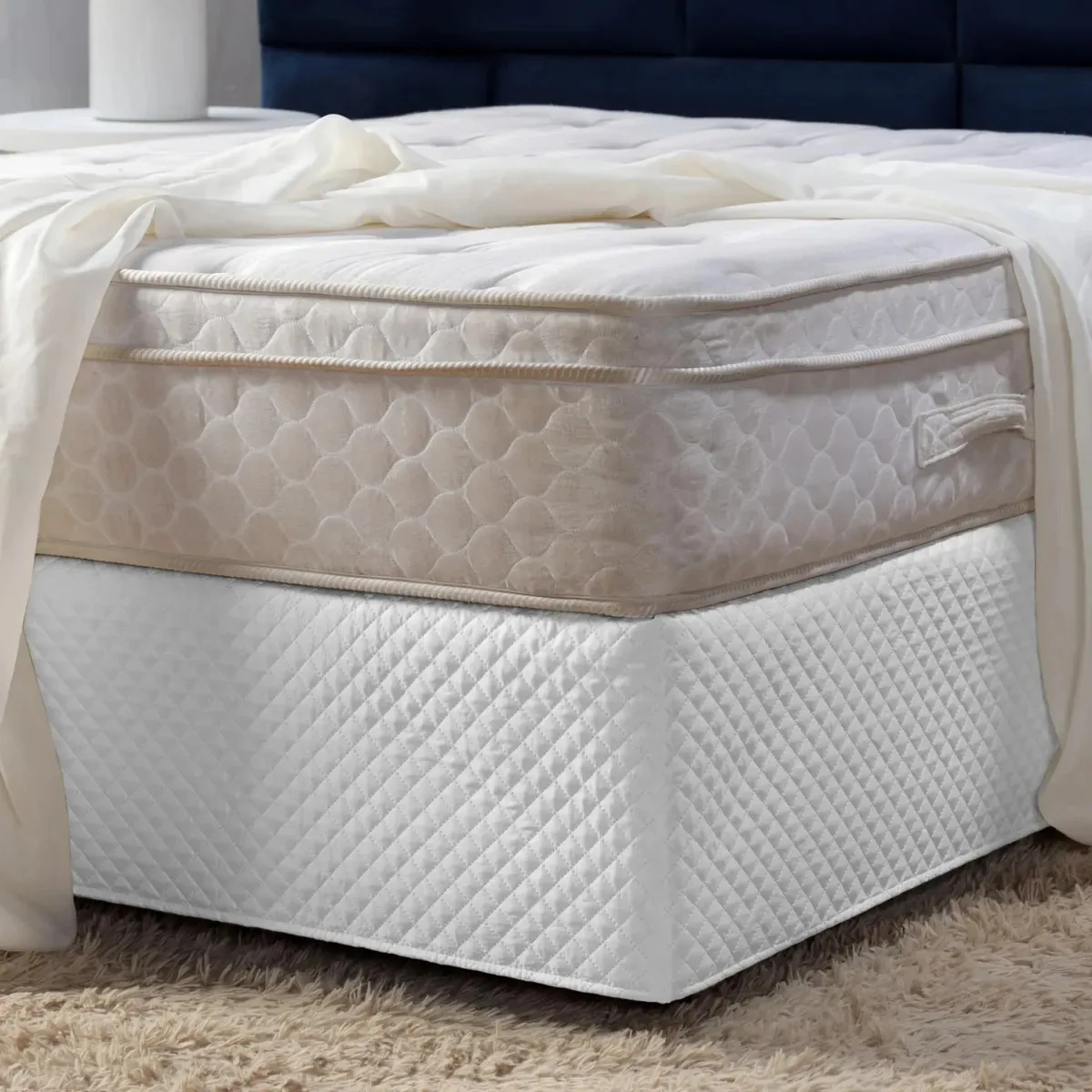 Saia Box Queen Matelassê Ultrassônico Com Elástico Branco