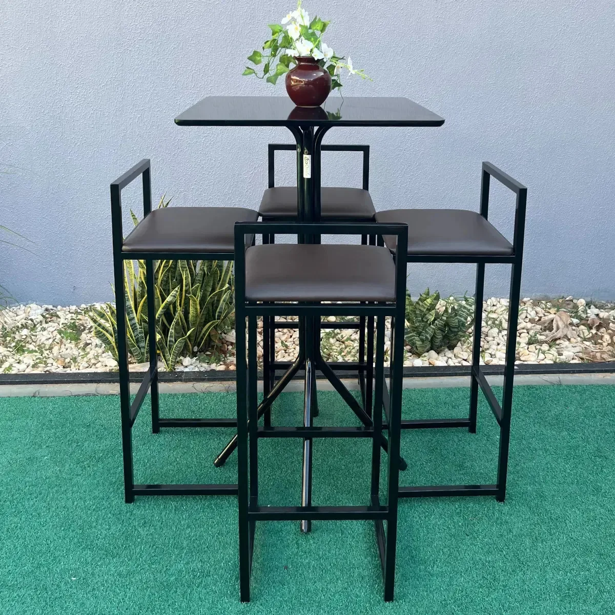 Kit Bistrô Com 4 Banquetas Altas Área De Lazer Eventos Cafés Acabamento da estrutura Q.A.MD1 Assento Marrom-escuro