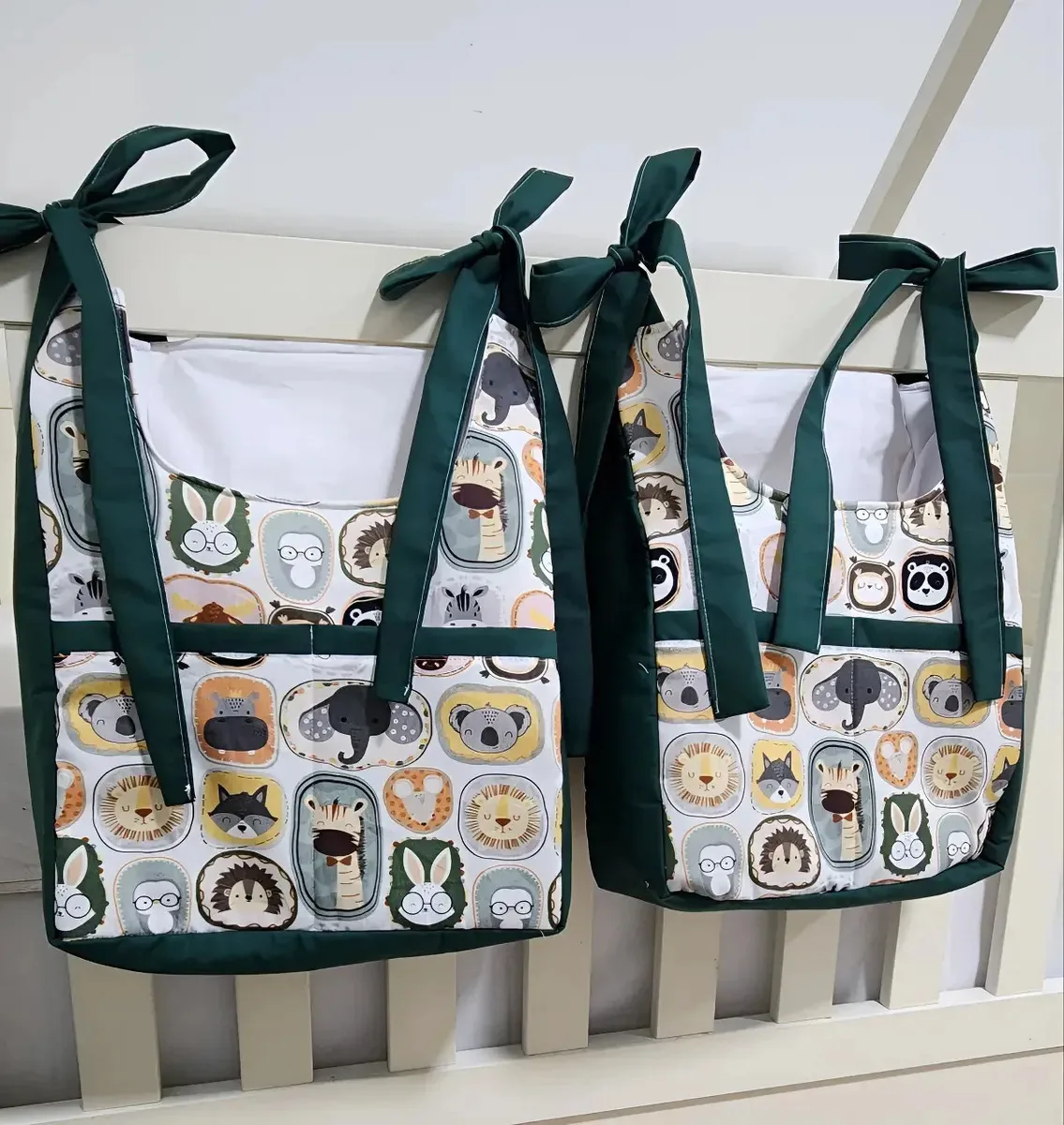 Porta Fraldas Organizador 2 Peças Quarto Do Bebê Cor BICHOS COM VERDE ESCURO