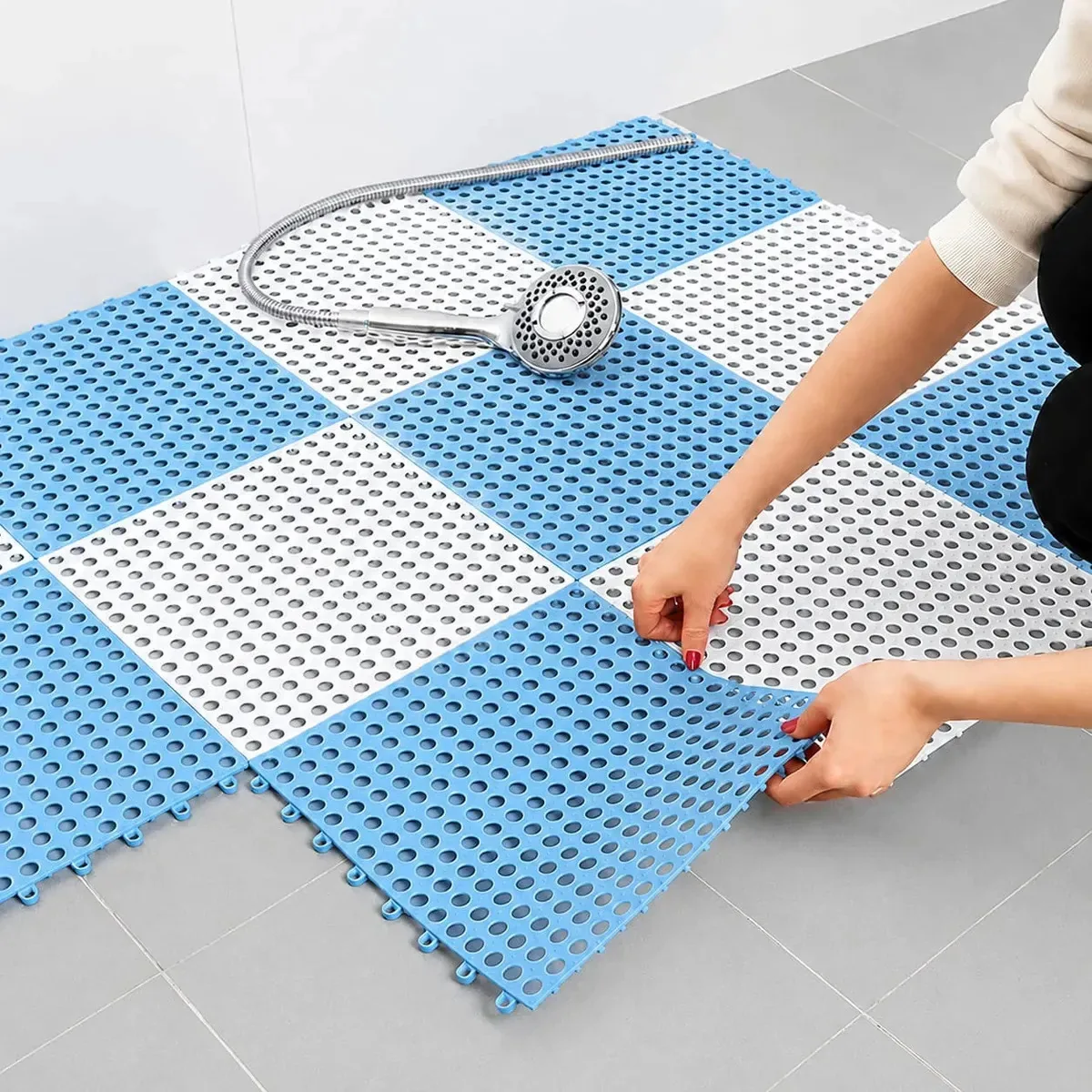 09 Tapete Para Box Banheiro Vestiário Chuveiro Estrado 30x30 Cor Branco e Azul
