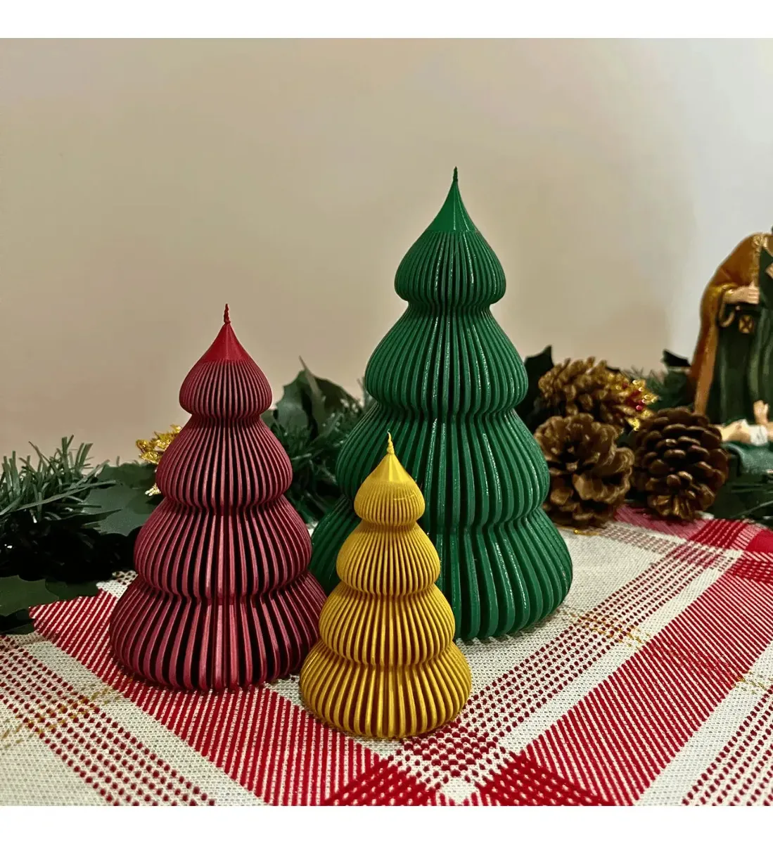 Trio De Árvores De Natal Decorativas Enfeites Natalinos Verde, Marsala, Dourado