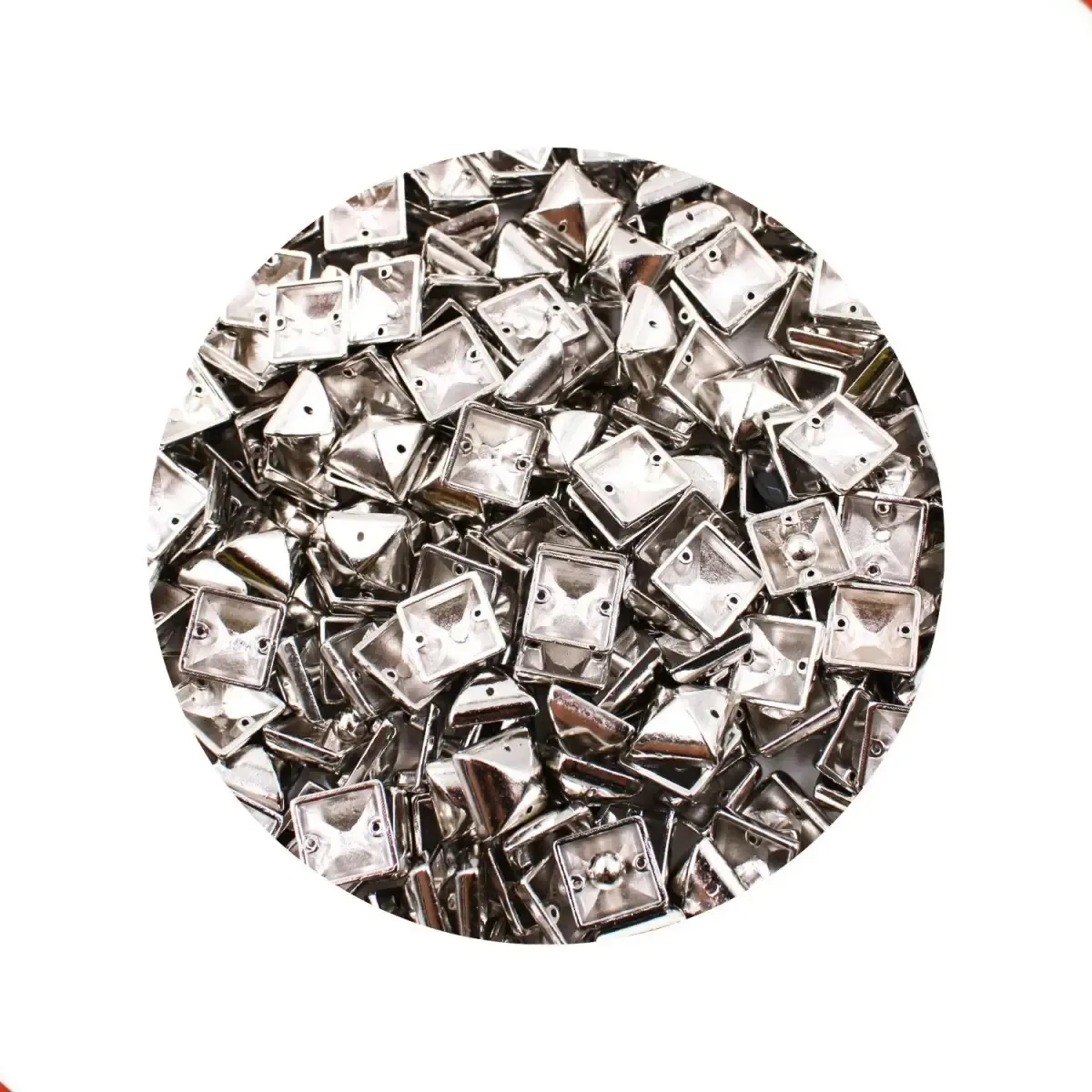 Chaton Para Costura Quadrado Spike 12x12mm Em Abs Com 500gr Cor Níquel