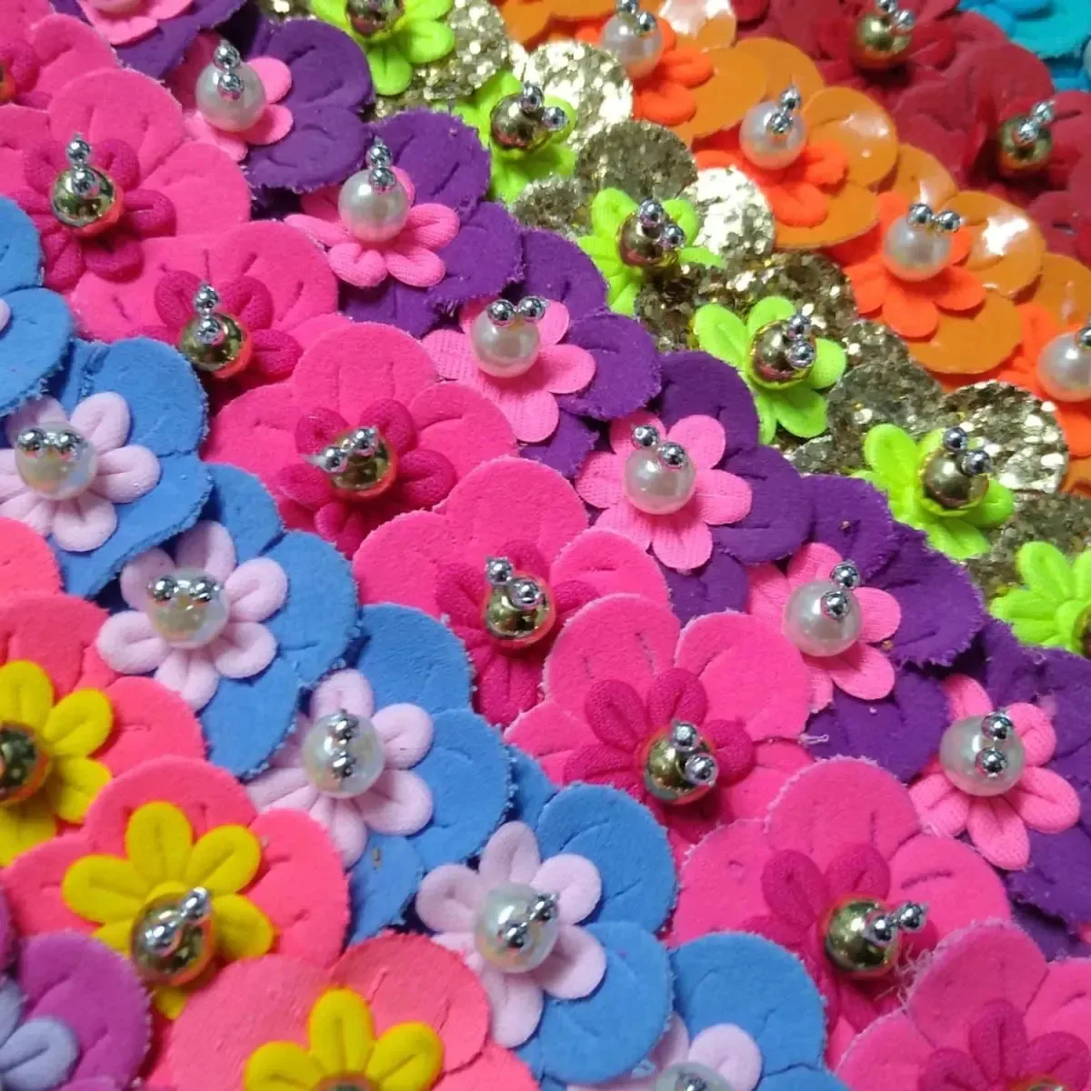 Laço Pet 100un Lacinhos Pet Shop Cachorro Flor M Com Pérola Cores Sortidas Laço Pet Flor