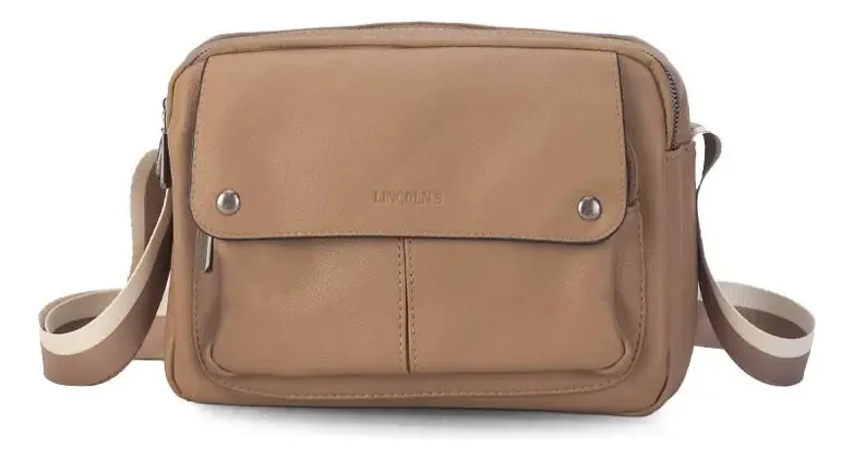 Bolsa de ombro feminina Lincolns cor amêndoa com tampa e alça de ombro