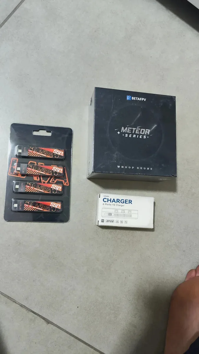 Drone Fpv Meteor75 + lava 550mah + carregador