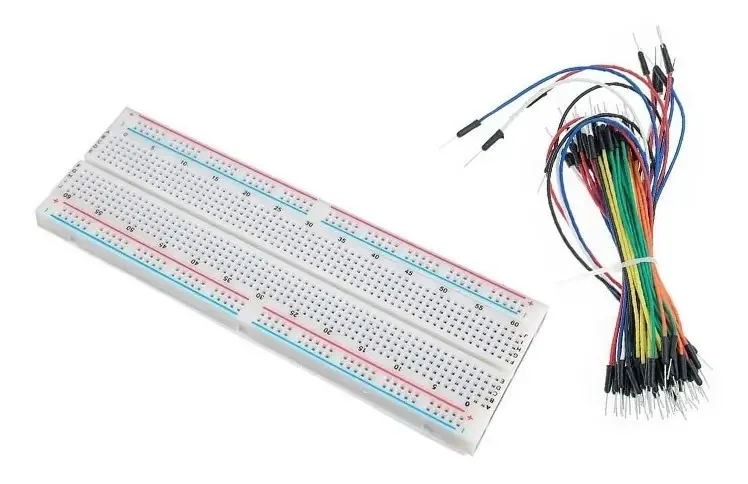 Kit de protoplaca grande de 840 pontos, além de cabos, jumpers, pontes