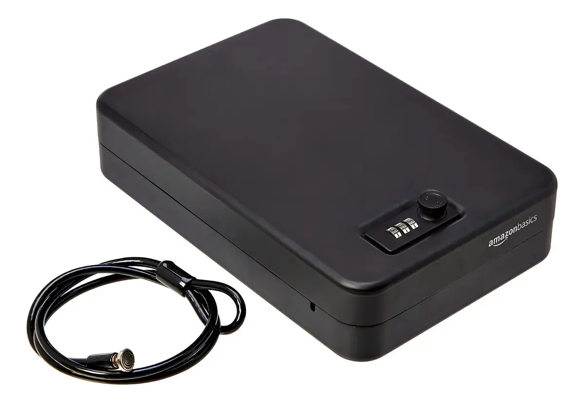 Cofre portátil Amazon Basics - preto