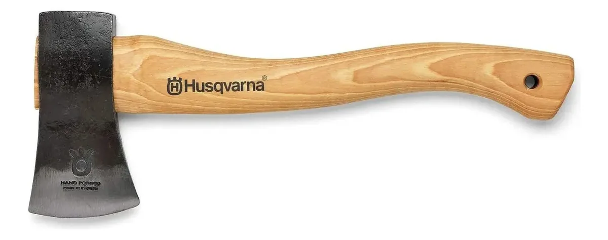 Husqvarna 13 polegadas. Machado com cabo de madeira
