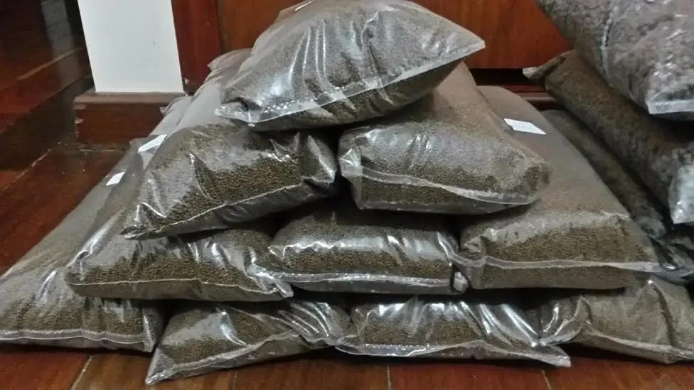 Ração Para Peixes Carpas, Kinguios E Tilápias - 25kg