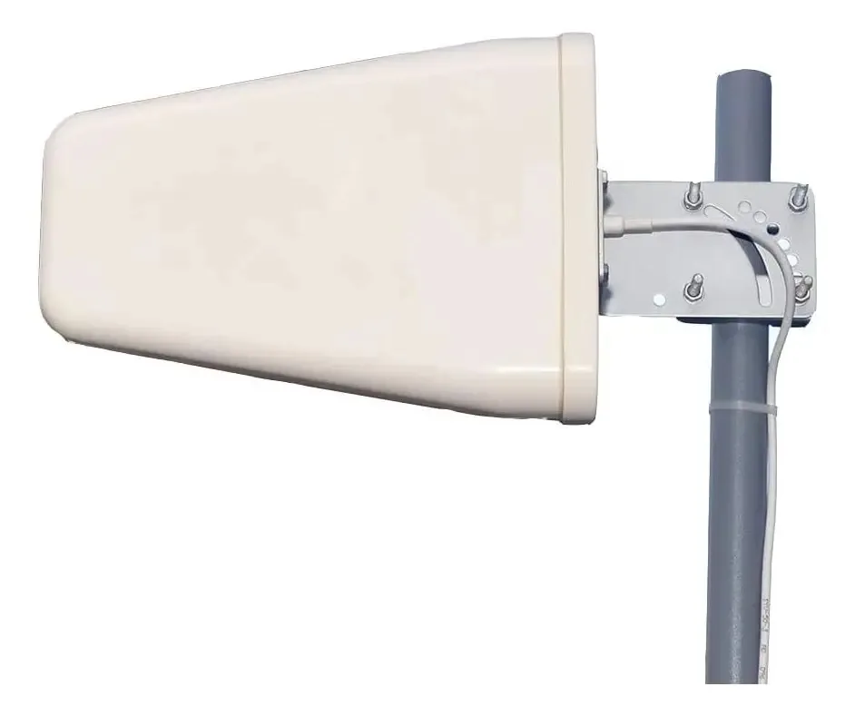 Compuport Lte Yagi - Antena Yagi externa de banda larga com maior frequência de ganho: 698-960/1710-2700 Mhz - Ganho: 11dbi