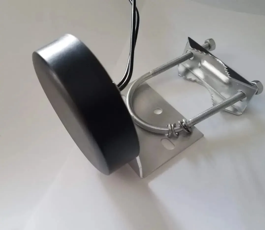 Compuport - Antena de Disco Permanente de Dupla Diversidade 5g Lte com Cabos de 15 Pés, Cabos Macho Sma Mais Suporte de Antena de Montagem em Parede/poste para Utilidades, Scada, Iiot/iot ou Medição