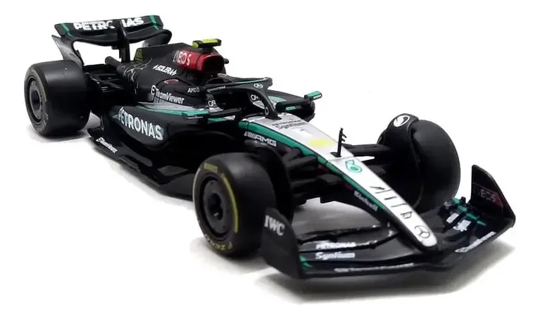 Carro/Caminhonete em Miniatura Bburago W15 2024 1:43