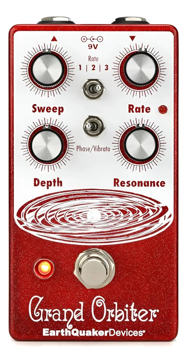 Pedal de efeitos de guitarra verde escuro com modulação e vibrato