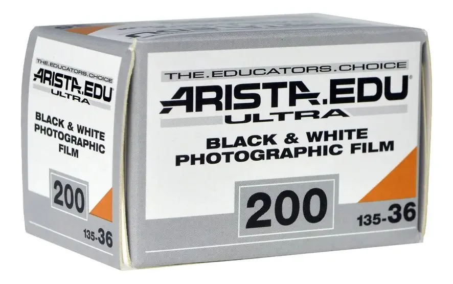 Filme fotográfico em preto e branco Arista Edu Ultra 200 Iso, 35 mm, 36 exposições