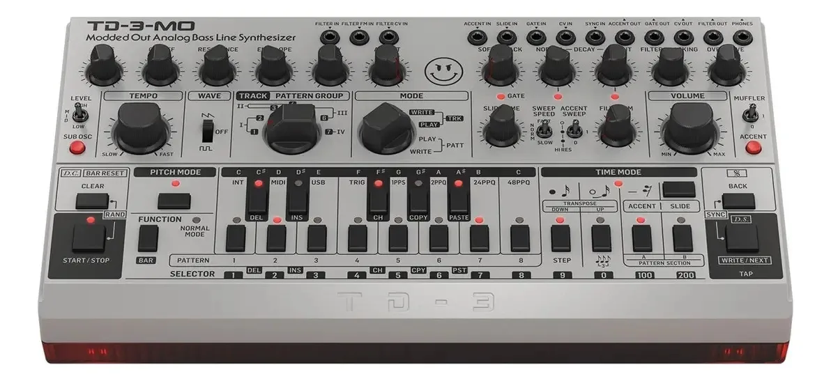 Linha de baixo modificada Behringer TD-3-Mo-Sr
