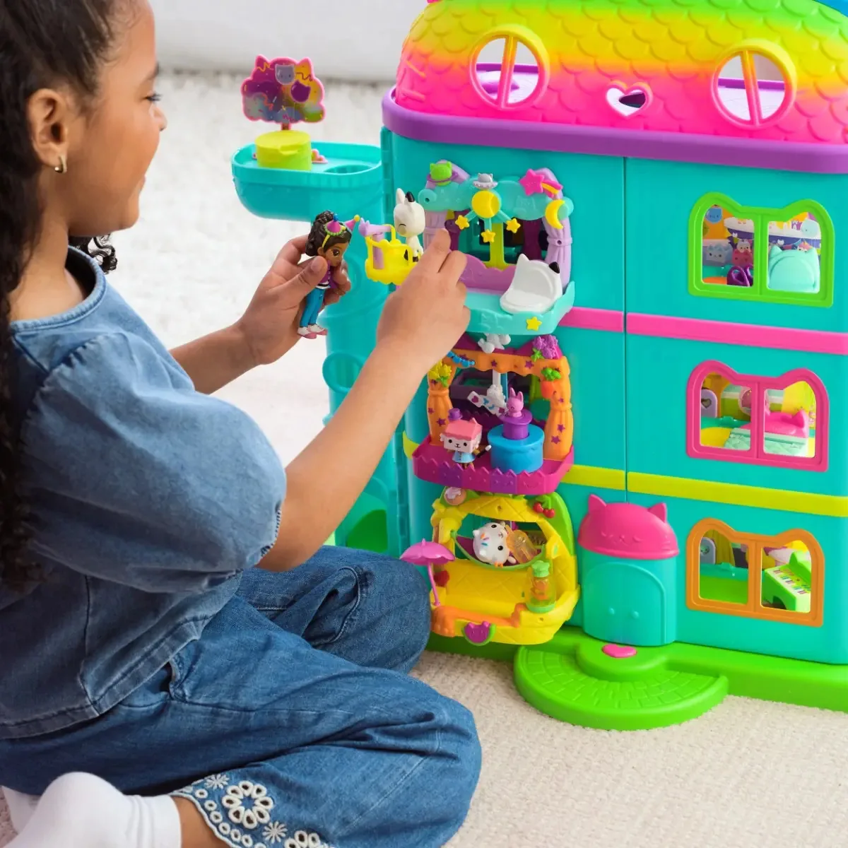 Gabbys Dollhouse, varanda para cupcakes, 8 bonecos e acessórios