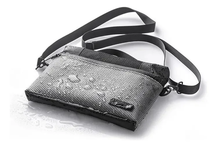Bolsa de higiene Naturehike Tpu preta