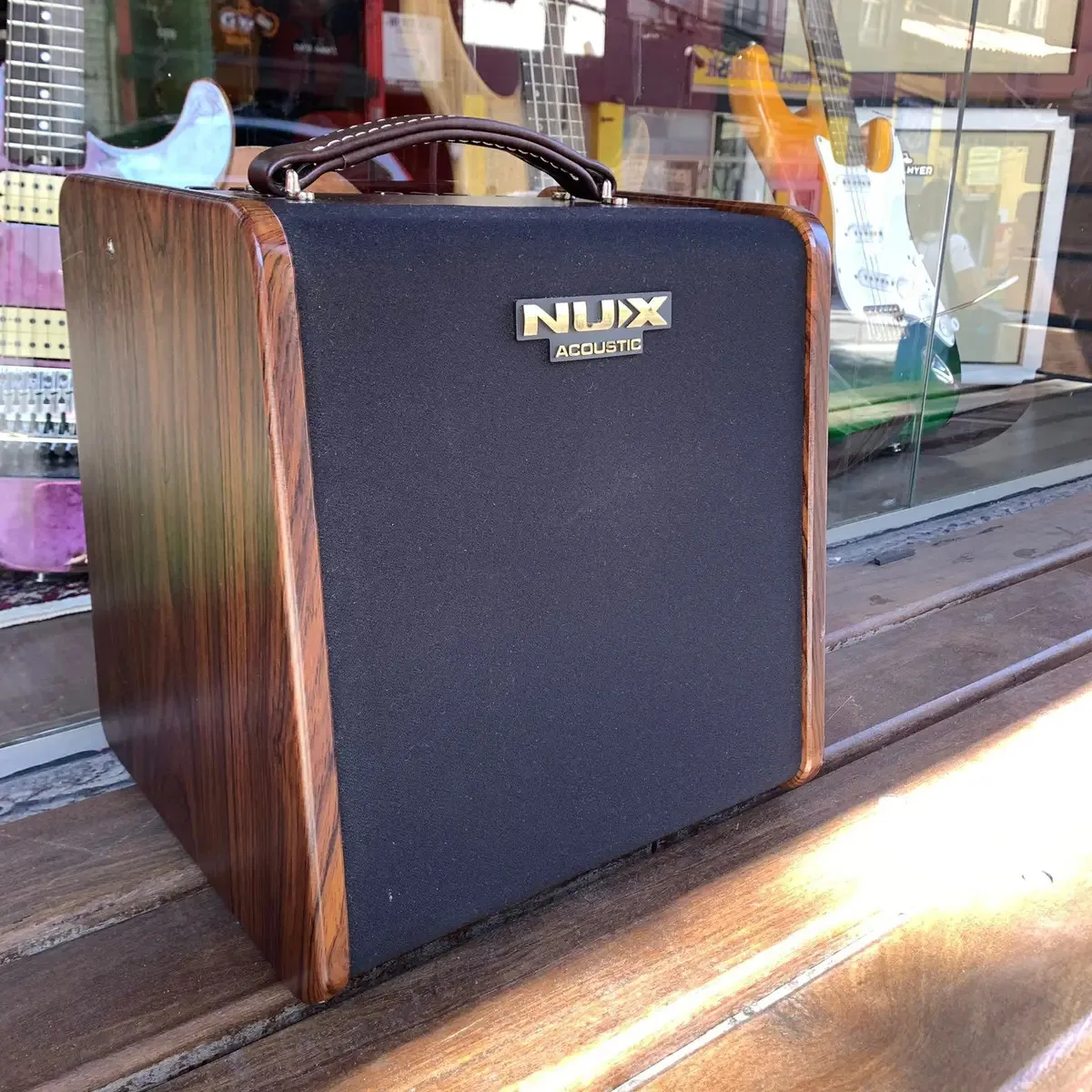 Amplificador Para Violao E Voz Nux Stageman Ac-50