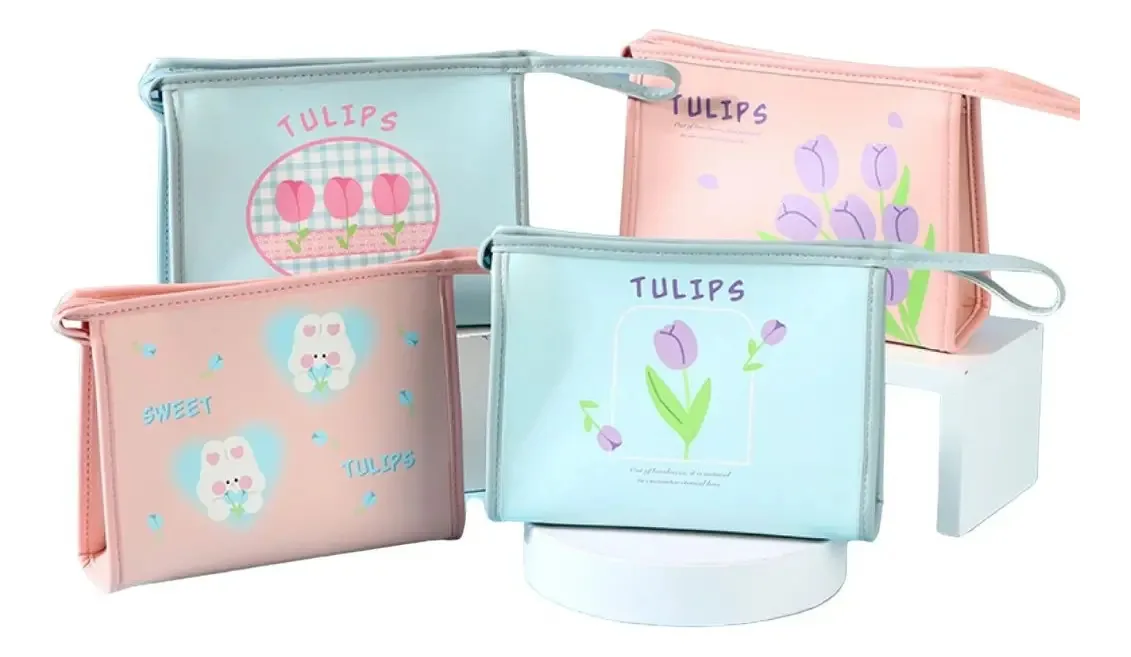 Bolsa de higiene quadrada com tulipas azuis claras