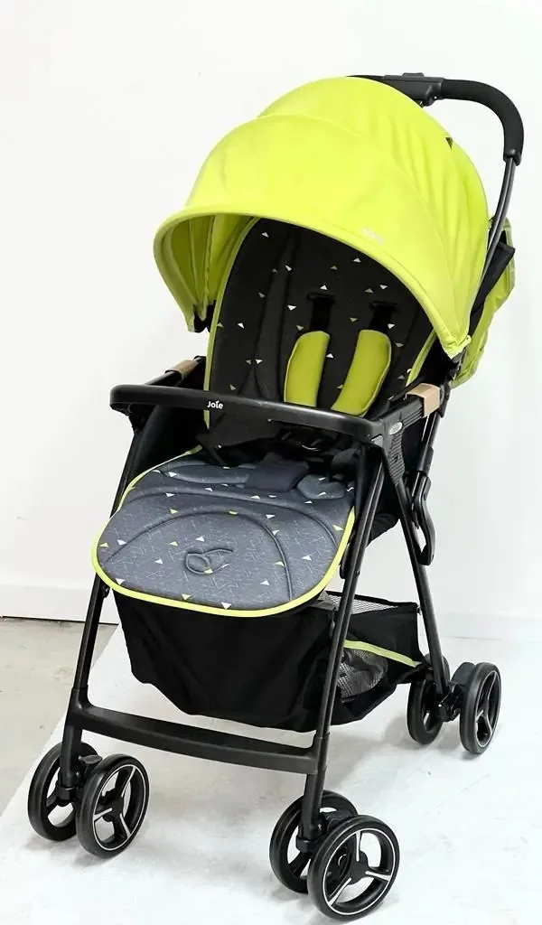 Carrinho de passeio verde Joie Alley