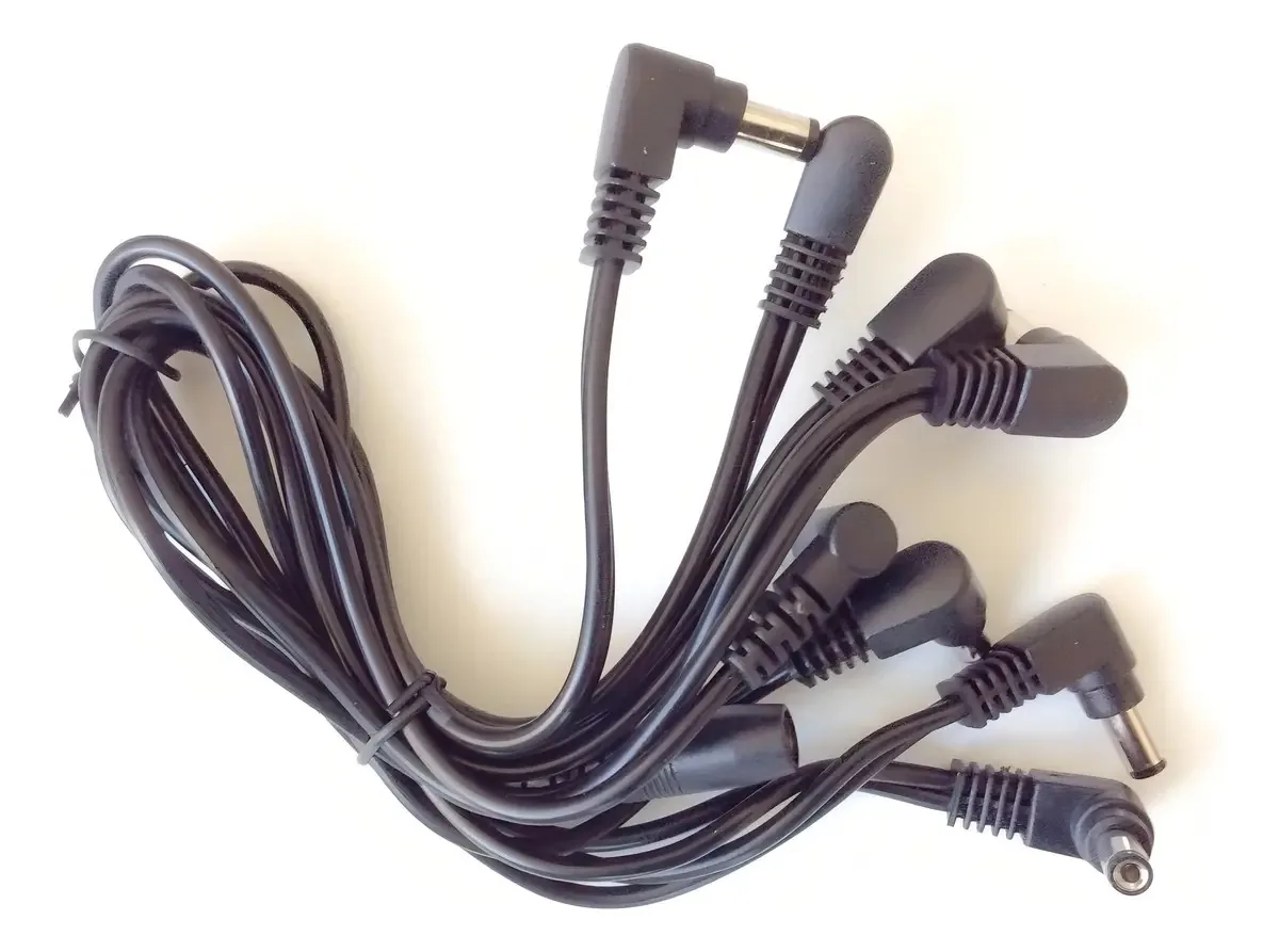 Adaptador Daisy Chain Caline 8 pedais Voodoo Plug Pedal Cor Preto