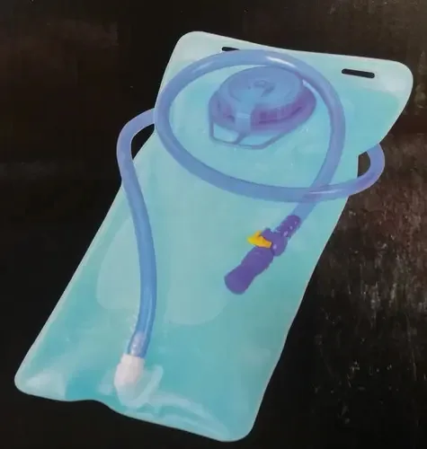 Bolsa de hidratação com capacidade de 2 litros