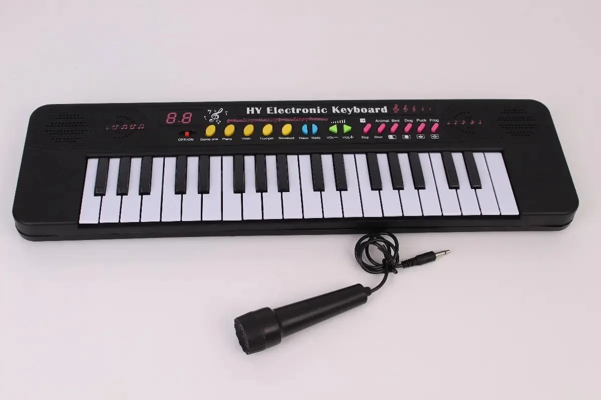 Órgão de teclado infantil de 37 teclas e microfone preto