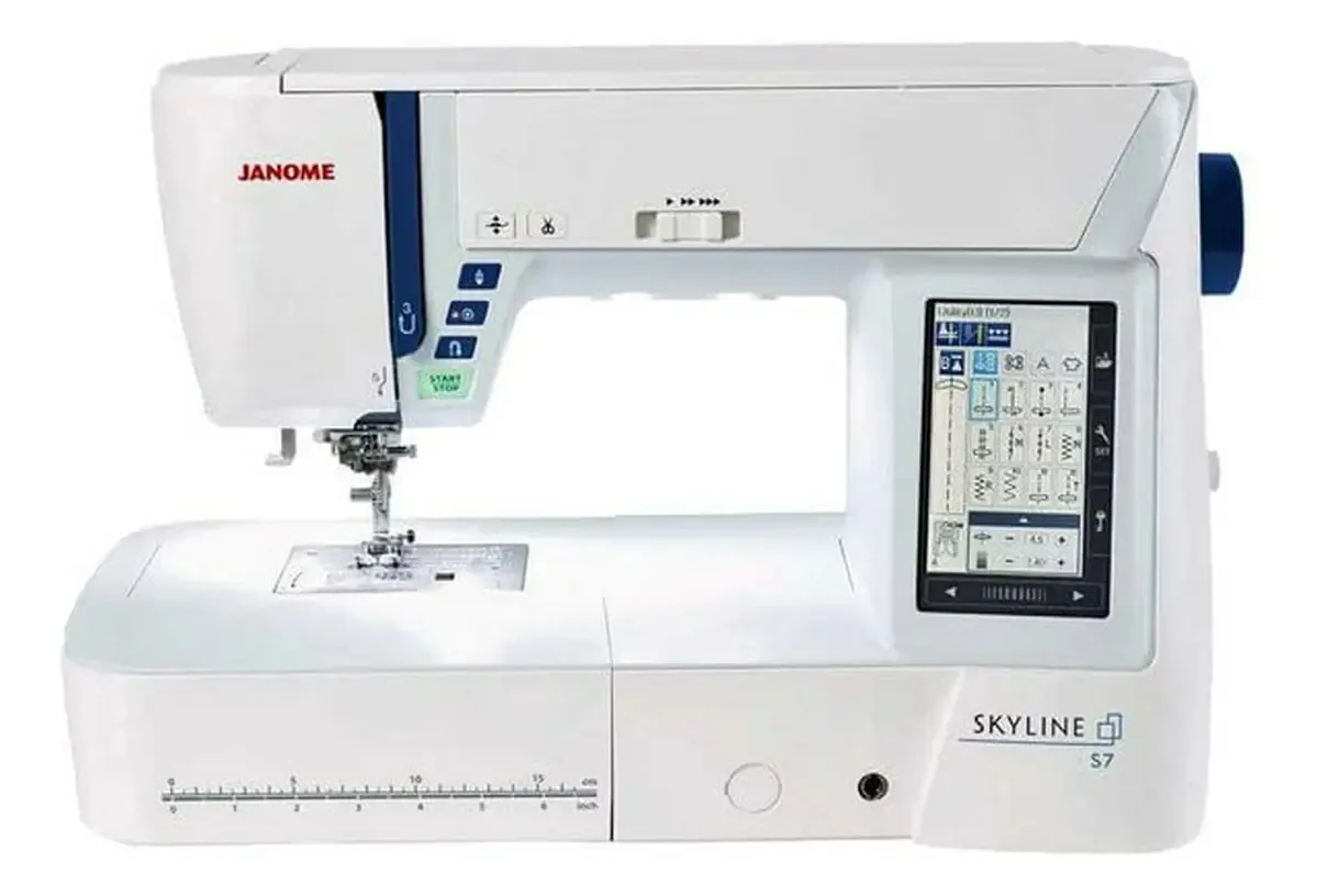 Máquina de costura e acolchoamento Janome Skyline S7 Indigo