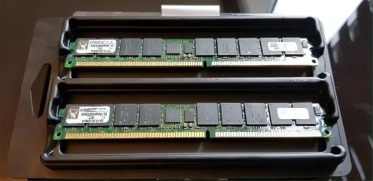 Memória RAM ValueRAM 1GB 1 Kingston KVR333S4R25L/1G