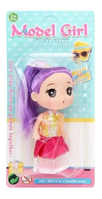 Boneca pequena modelo