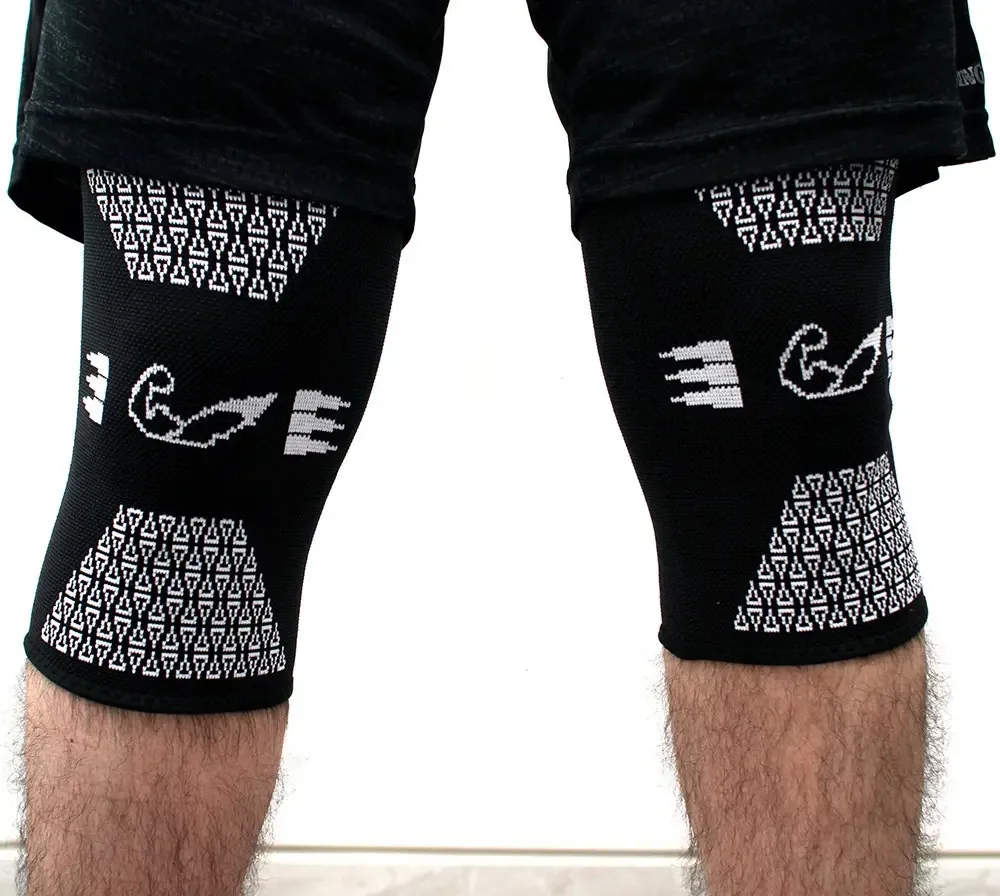 2 Joelheiras Esportivas de Compressão Joelheiras Basquete Elásticas para Crossfit Academia Correr Treinar Marca Bold Tribe Cor Preto Tamanho G