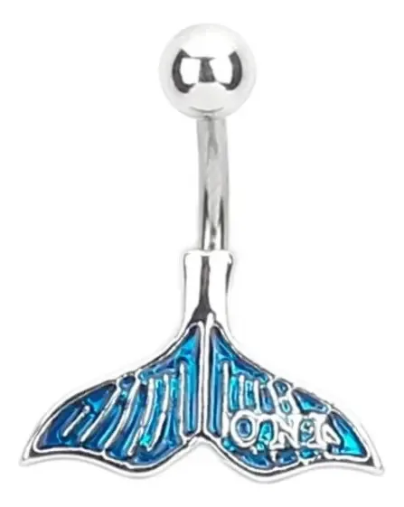 Piercing no umbigo com cauda de baleia azul